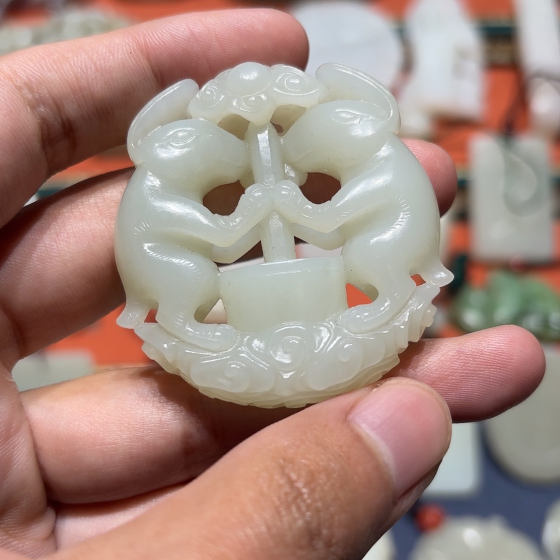 和田玉摆件未镶嵌啄*鸟