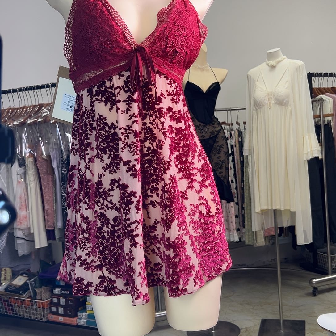 三醋酯纤维烧花丝绒qqny 红色美背