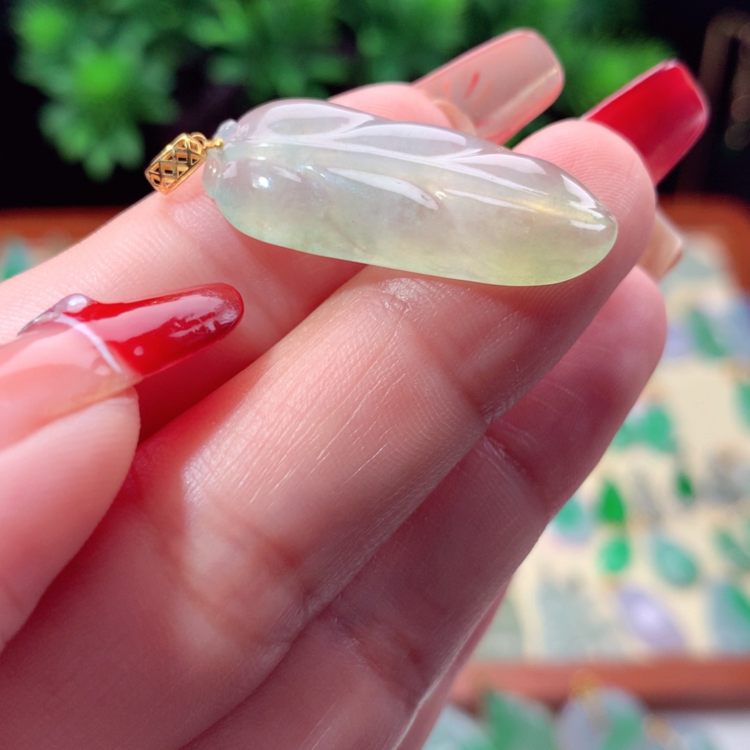 翡翠吊坠(不含链)18K金镶嵌