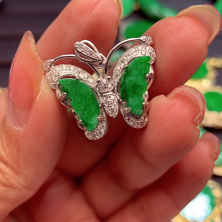 翡翠颈饰银S925镶嵌翡翠