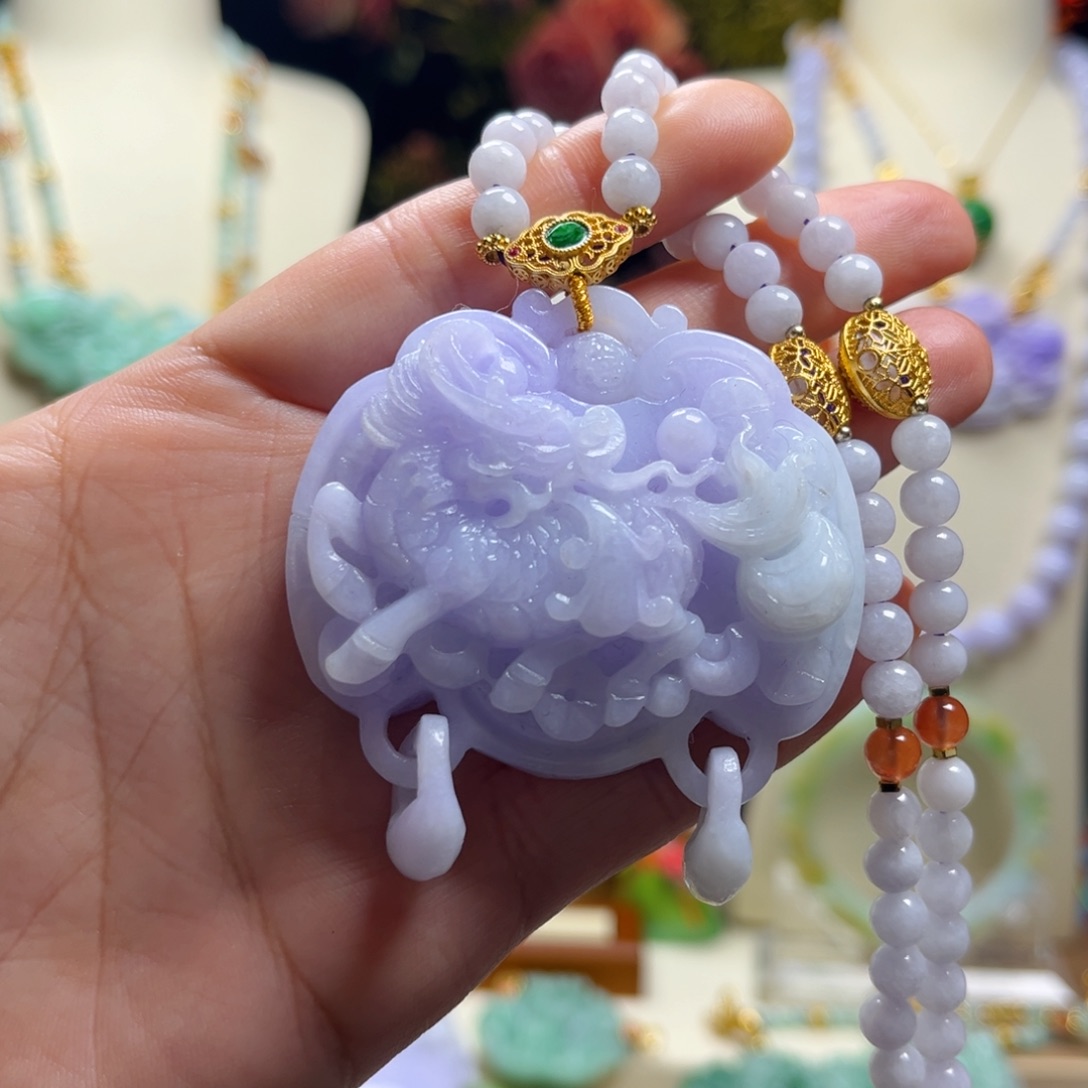 翡翠颈饰未镶嵌天然翡翠