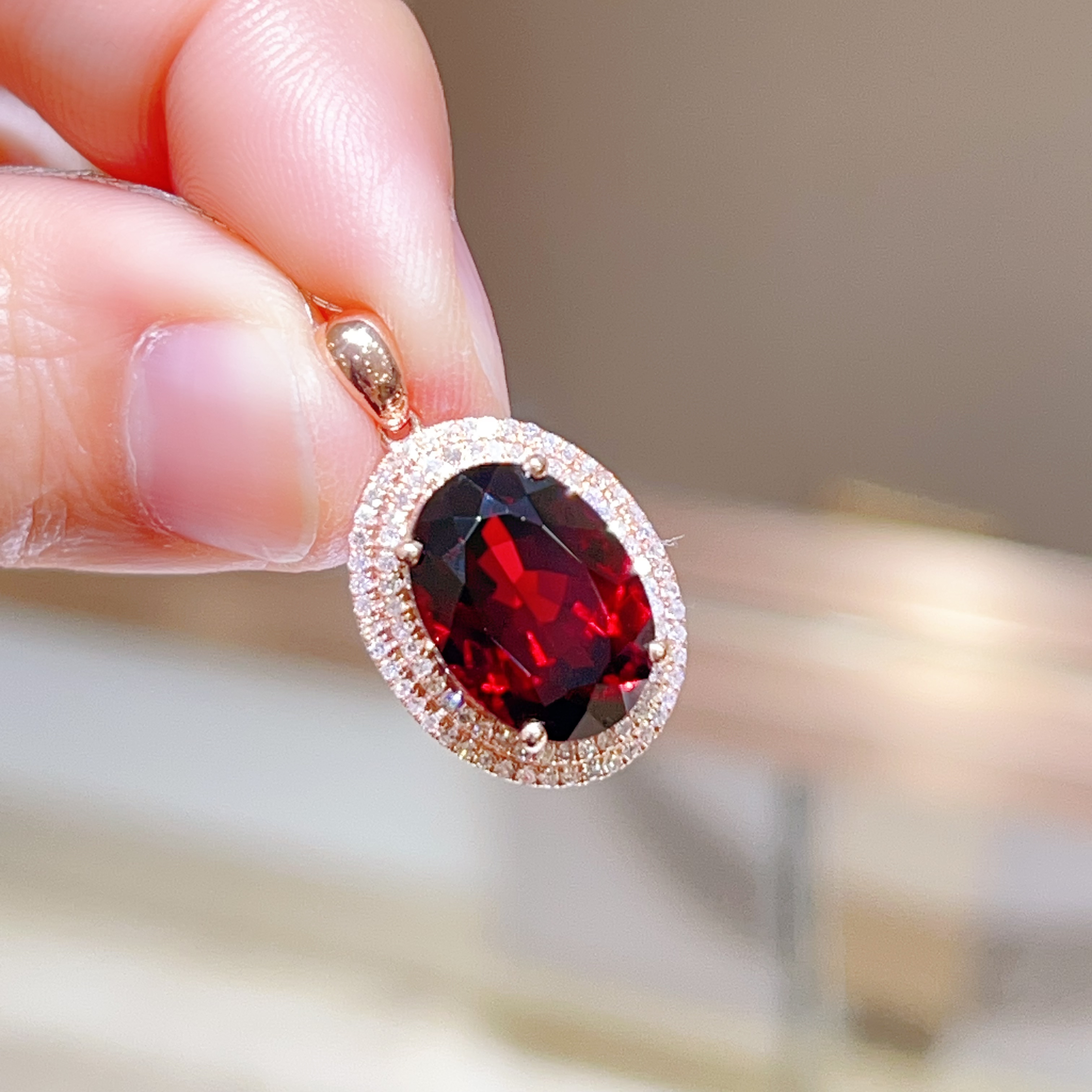 8.41ct 18k玫瑰金镶嵌石榴石吊坠