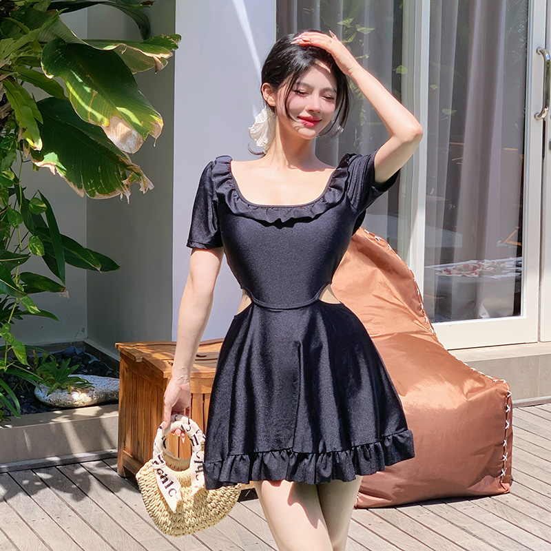 微胖女孩遮肉连体裙式短袖遮肚泳衣保守显瘦适合泡温泉黑色时尚