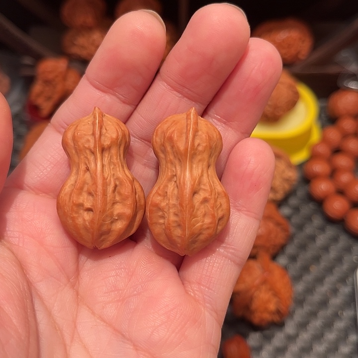 大***简把件文玩核桃小花生