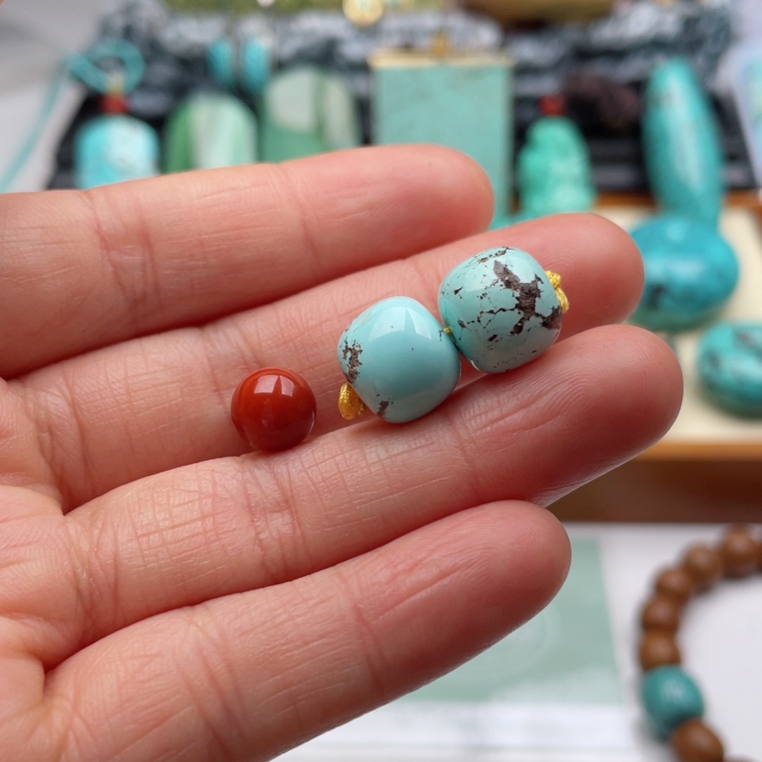 南红玛瑙配饰未镶嵌