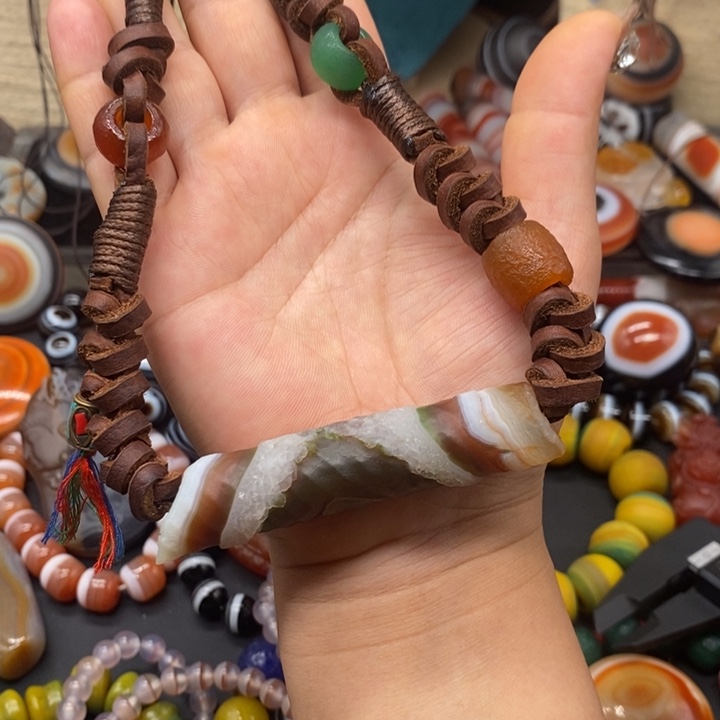 玛瑙/玉髓颈饰未镶嵌