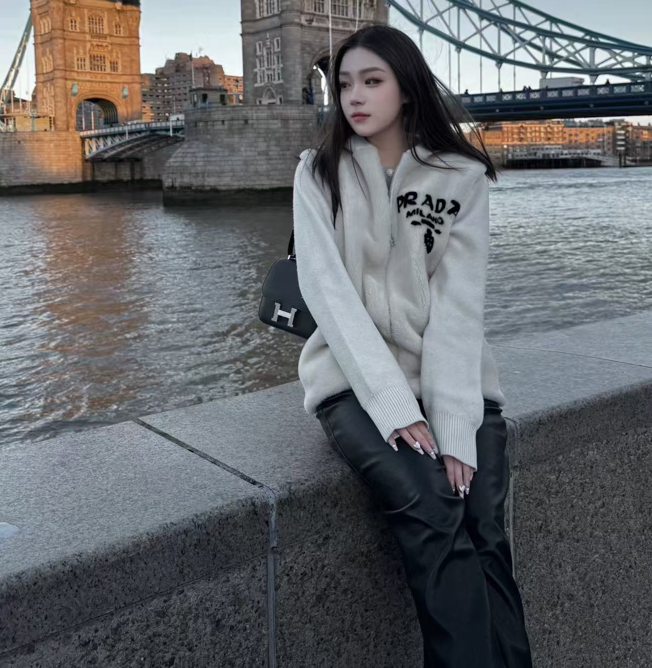 未使用 Prada/普拉达 /六六/ 女款外套