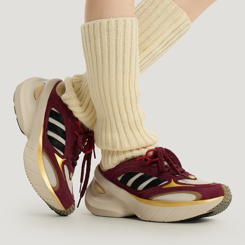 adidas/阿迪达斯双旦礼男女通款新年时尚休闲鞋KI7013