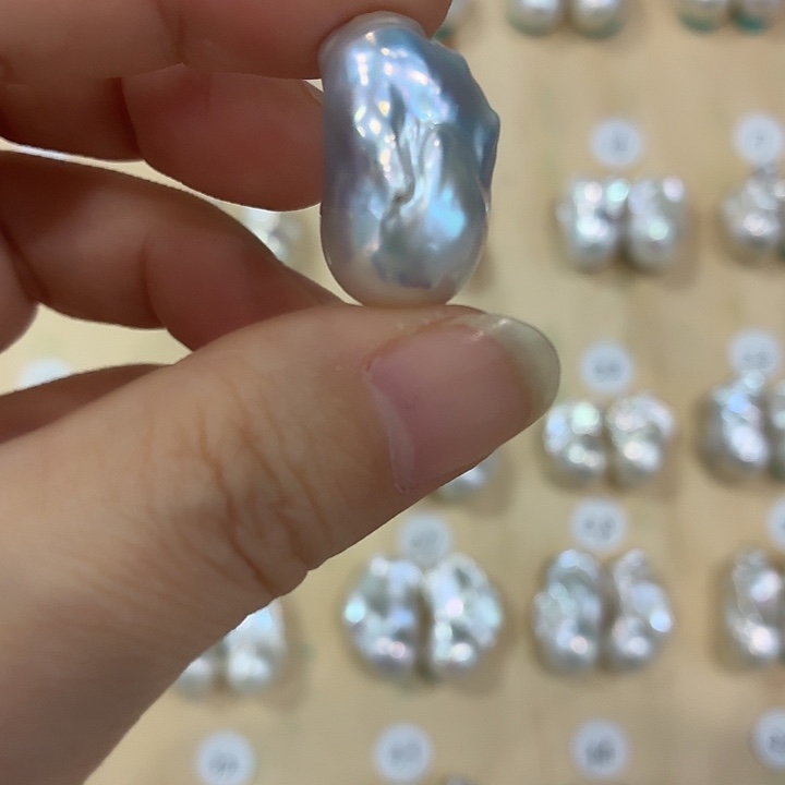 萌***兰未镶嵌淡水珍珠颈饰