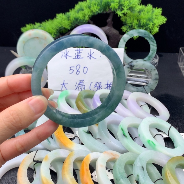 定制翡翠正未镶嵌