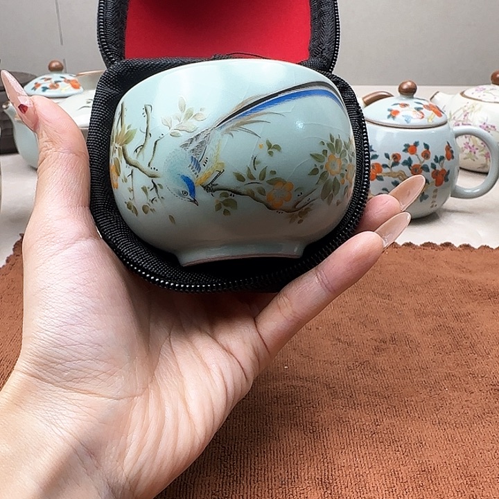 豆青喜鹊铜钱大罗汉杯带包