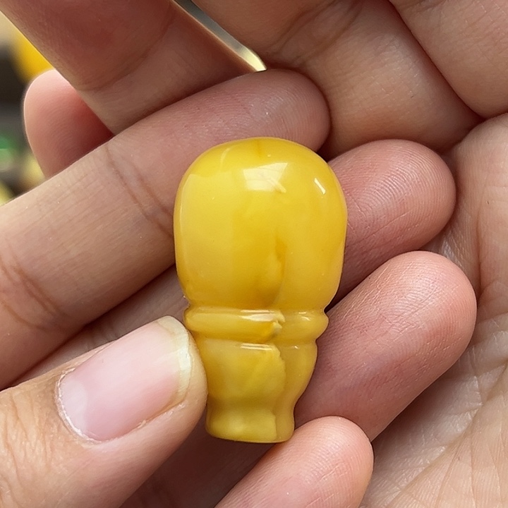 蜜蜡裸石未镶嵌三通6.8