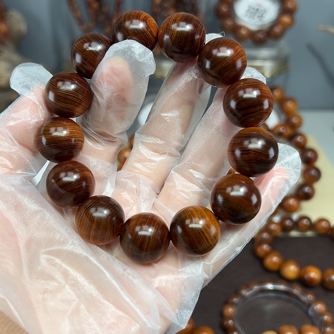 秋***龙柏木（崖柏）1.8黑金刚熟香料