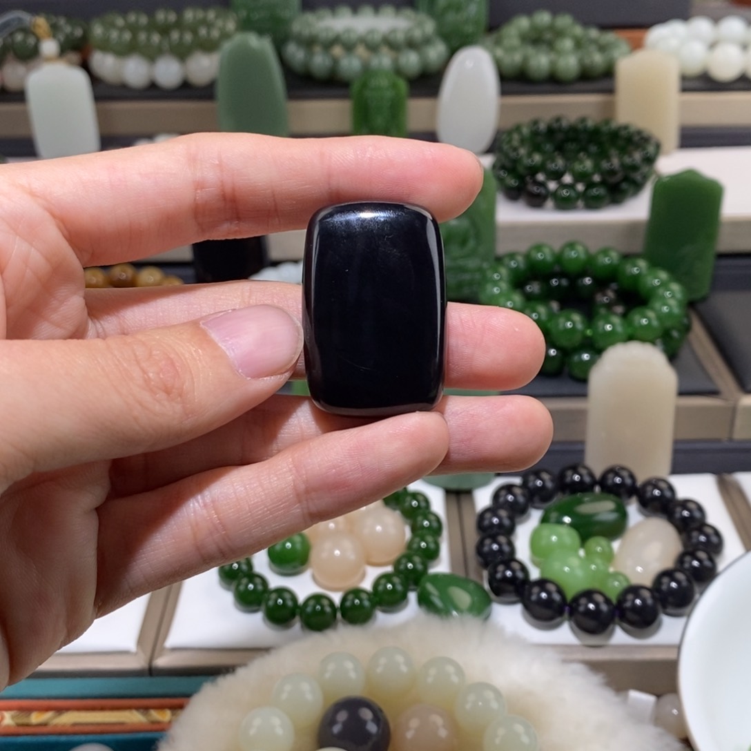 和田玉无事牌未镶嵌大*澄帝王紫无事牌