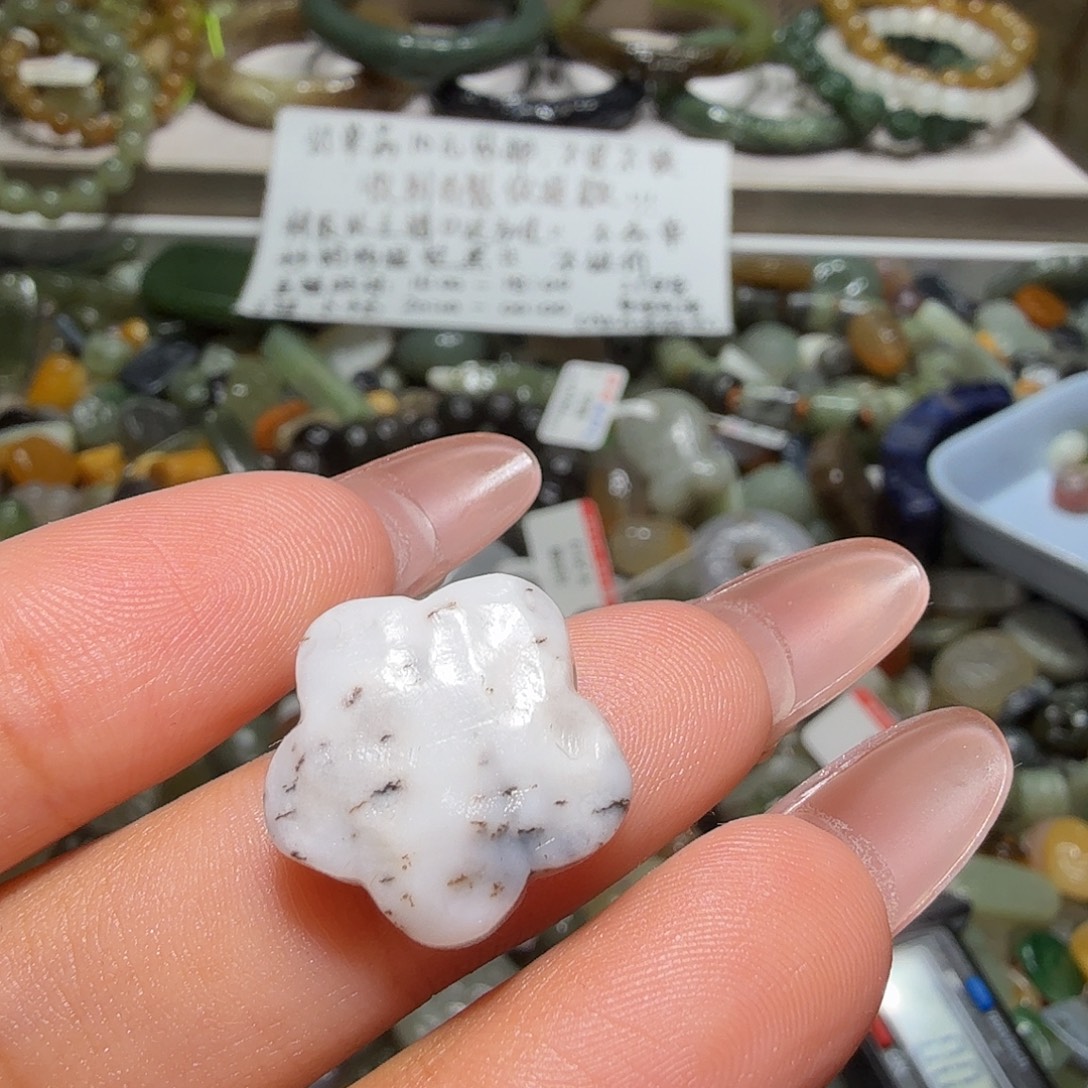 和田玉未镶嵌珠宝奇石