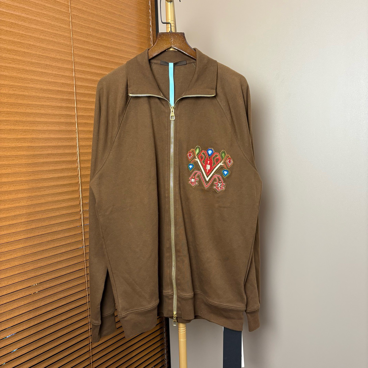 95新 LouisVuitton/路易威登 （jp）304 徽标刺绣logo外套 M码