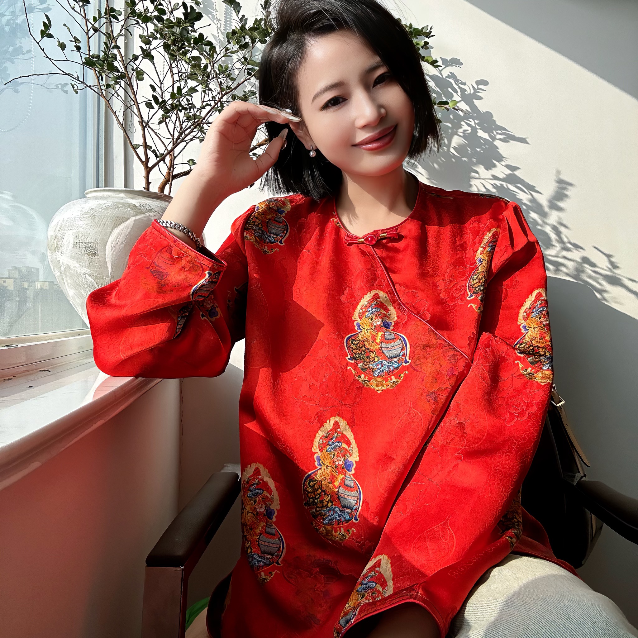 新款新中式斜襟红色侧开叉中长款国风气质上衣