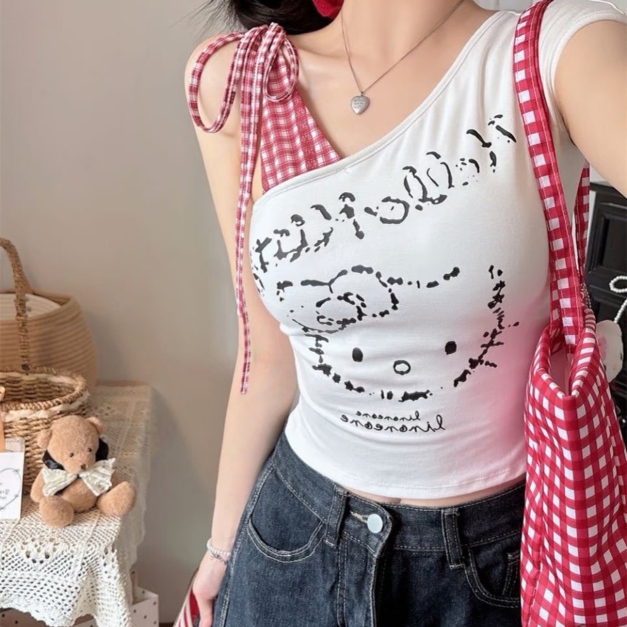 Hellokitty甜辣风格子拼接斜肩露肩