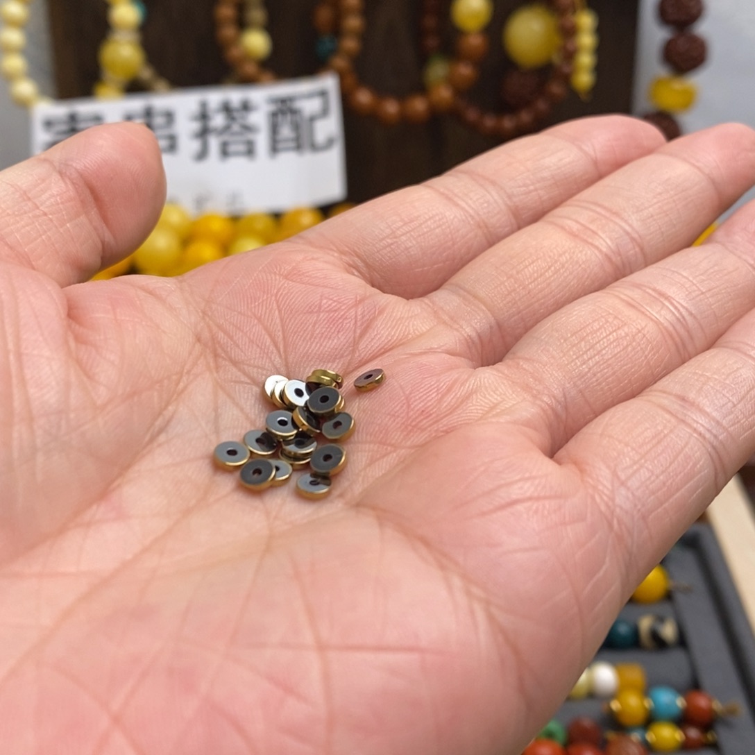 无非金属往****⁷4mm30片