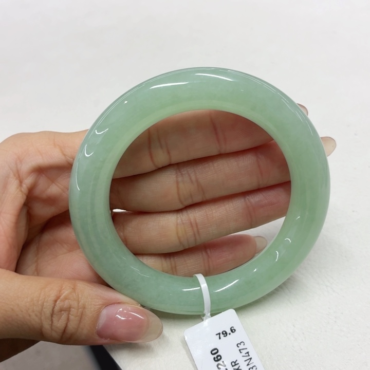 翡翠未镶嵌手镯56.2葡萄绿圆条