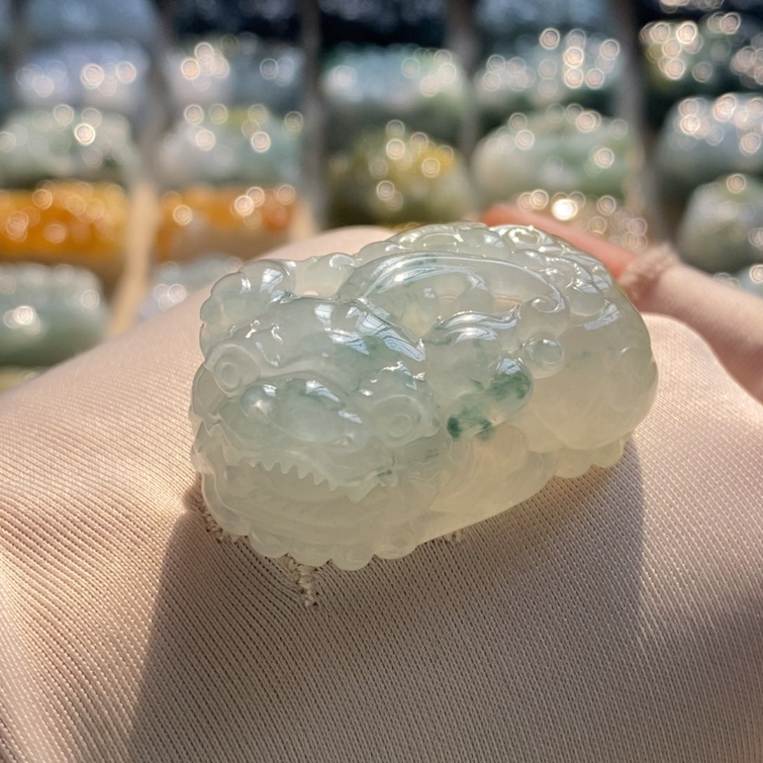 翡翠未镶嵌颈饰天然翡翠貔貅吊坠