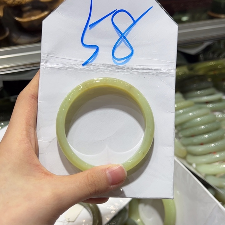 和田玉（糖玉）手镯未镶嵌小*贵