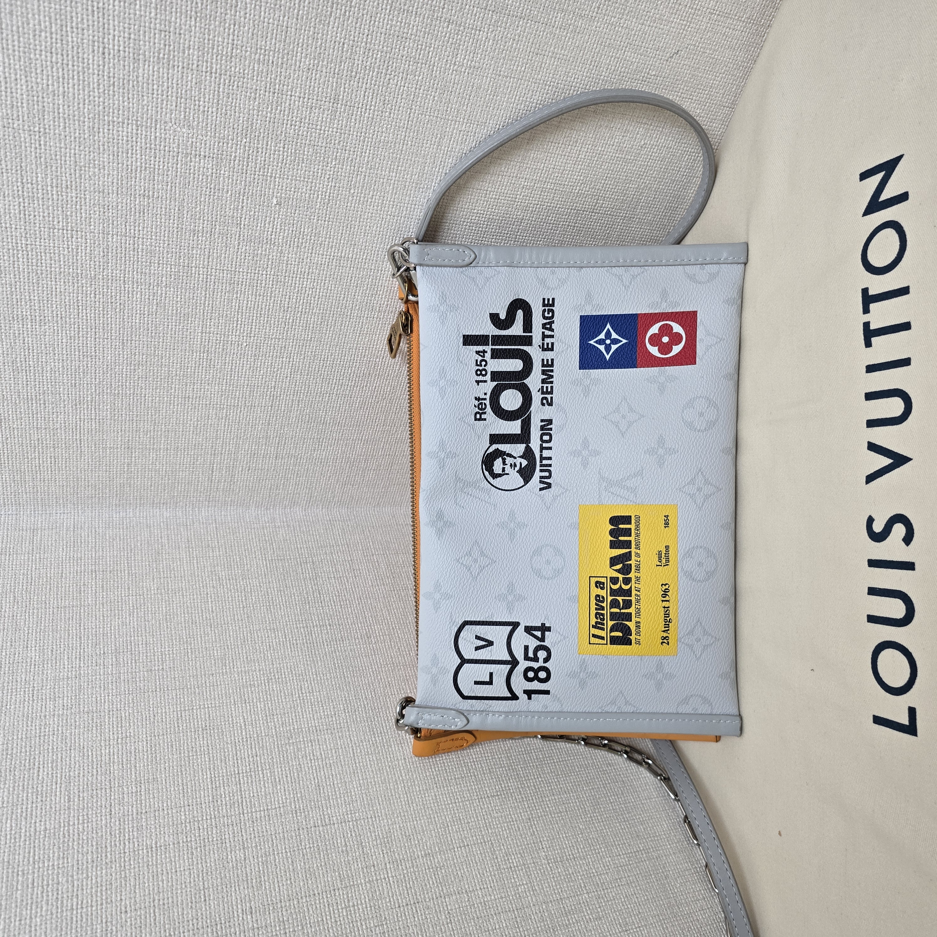 99新 LouisVuitton/路易威登 98新限量斜挎二合一斜挎包