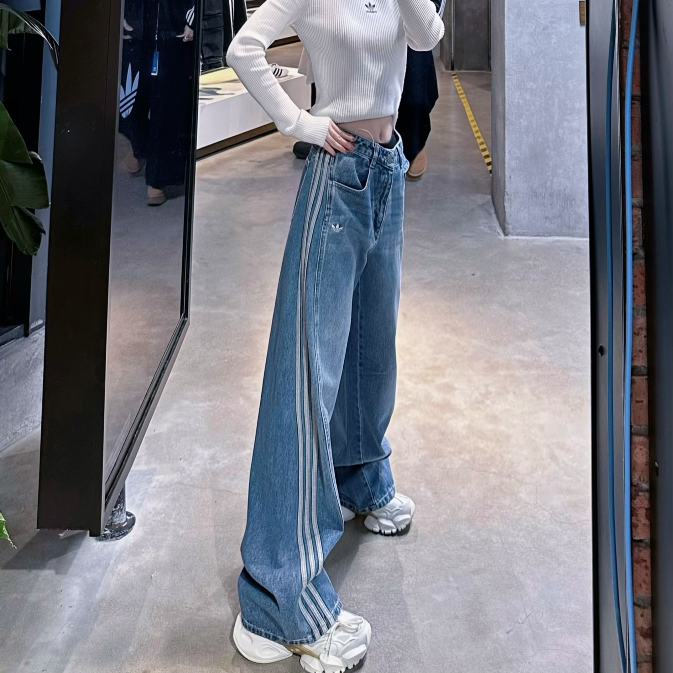 adidas三叶草新款时尚潮流百搭简约经典运动牛仔裤JN0726