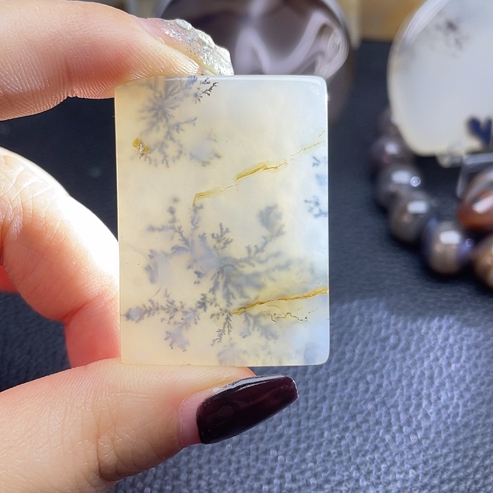 小***志玛瑙/玉髓未镶嵌颈饰