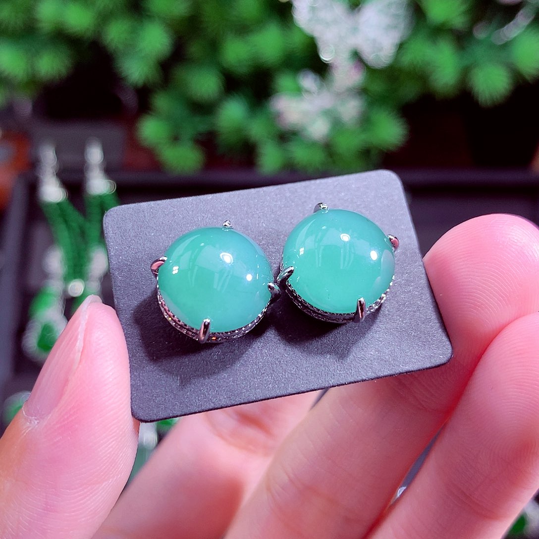 颈饰未镶嵌翡翠天然