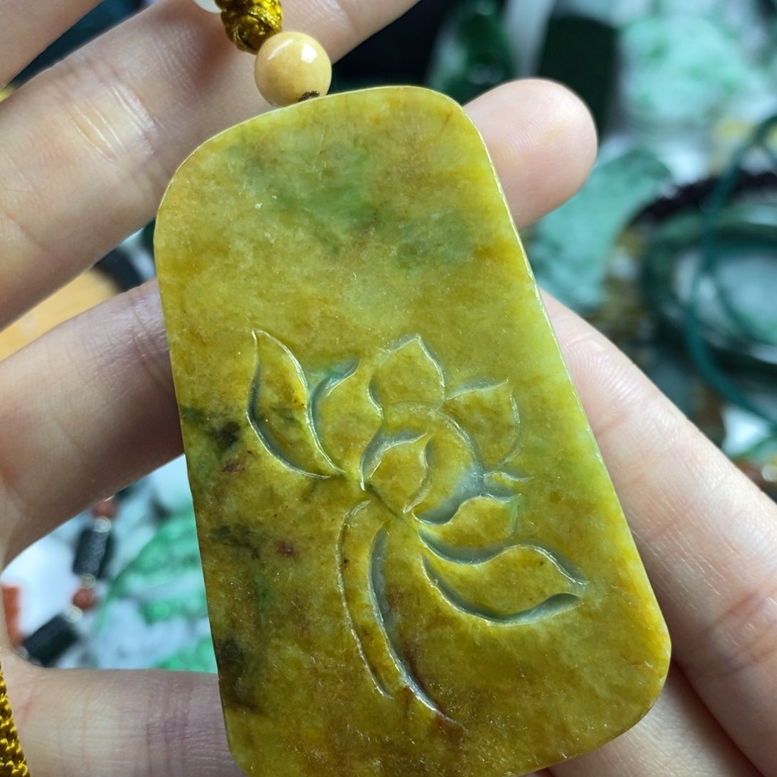 翡翠颈饰未镶嵌吊坠