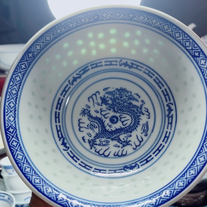 青花玲珑7寸面碗荷叶边龙纹