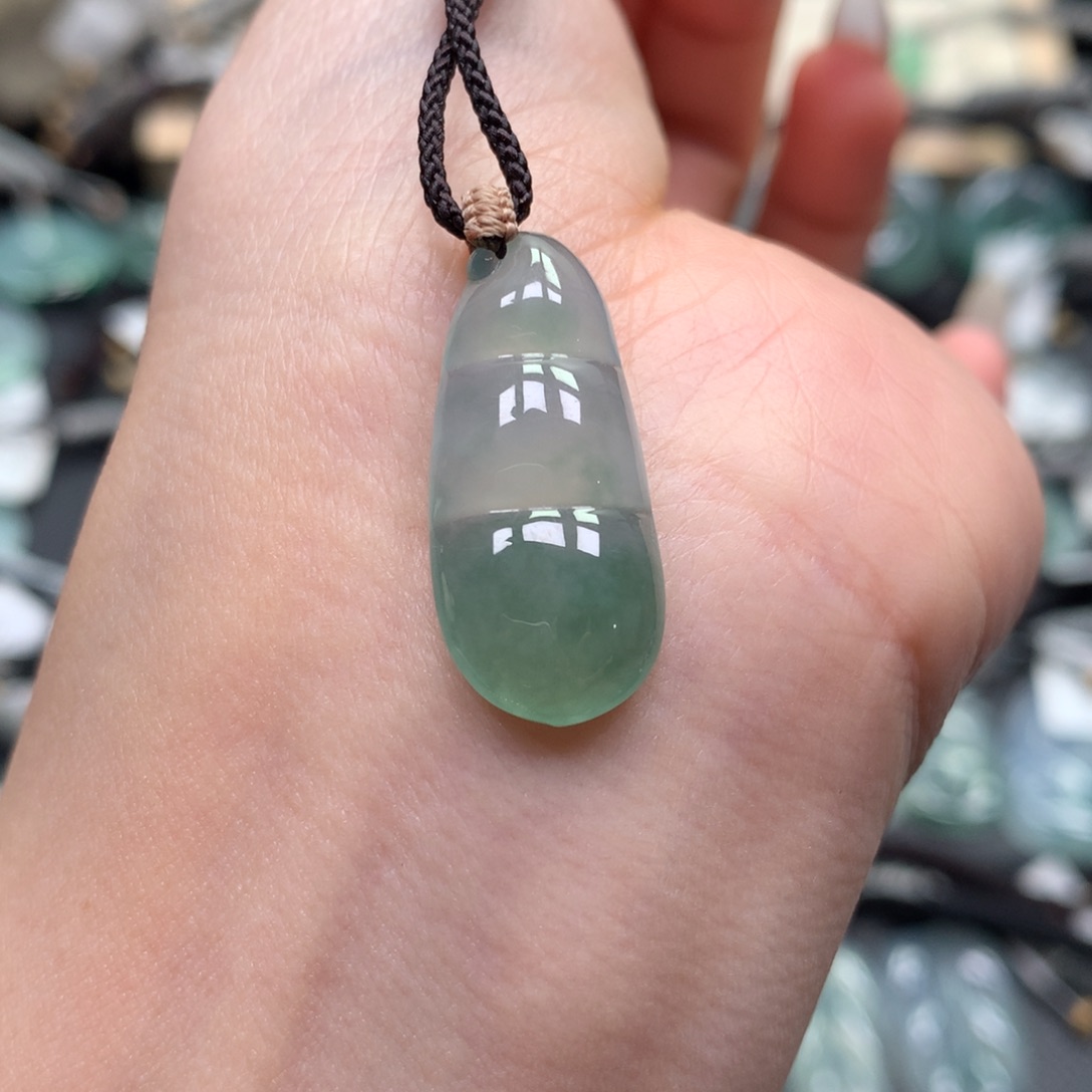 翡翠颈饰未镶嵌豆子