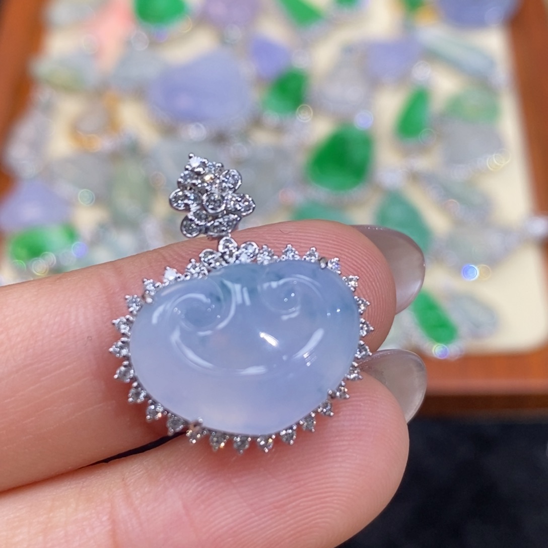 翡翠吊坠(赠链)18K金镶嵌