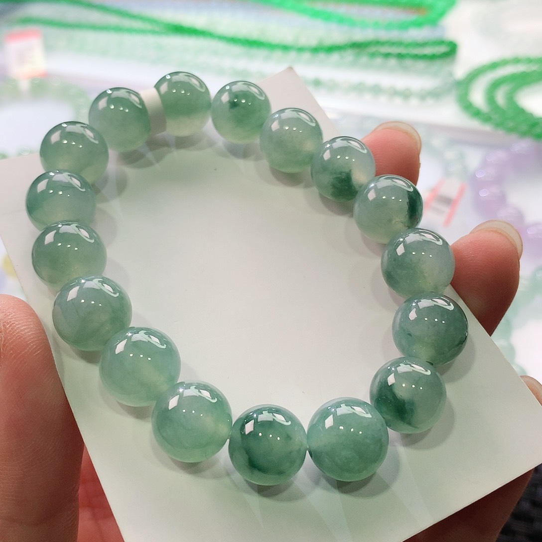 翡翠手链未镶嵌翡翠