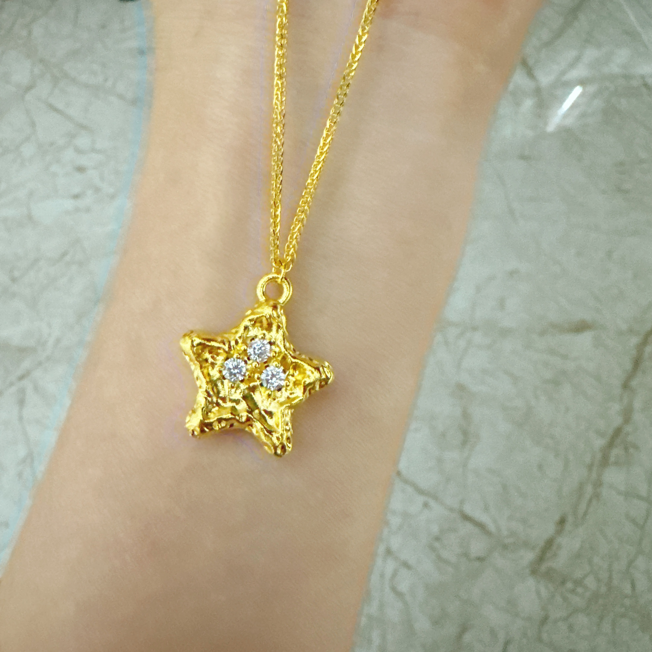 坠链均足银 高级感点钻锤纹星星项链1107