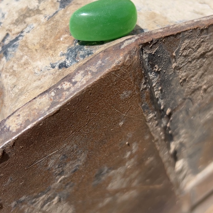 透闪石质玉未镶嵌车挂