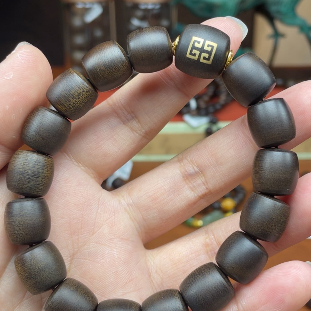 沉香手串我**儿越南芽庄白棋雷击