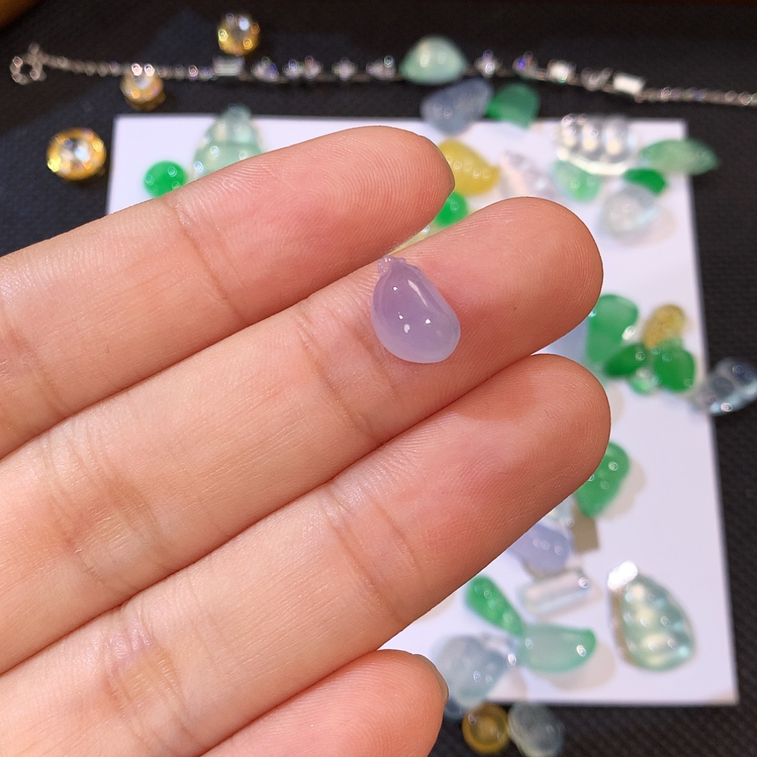 翡翠裸石饱满紫福瓜