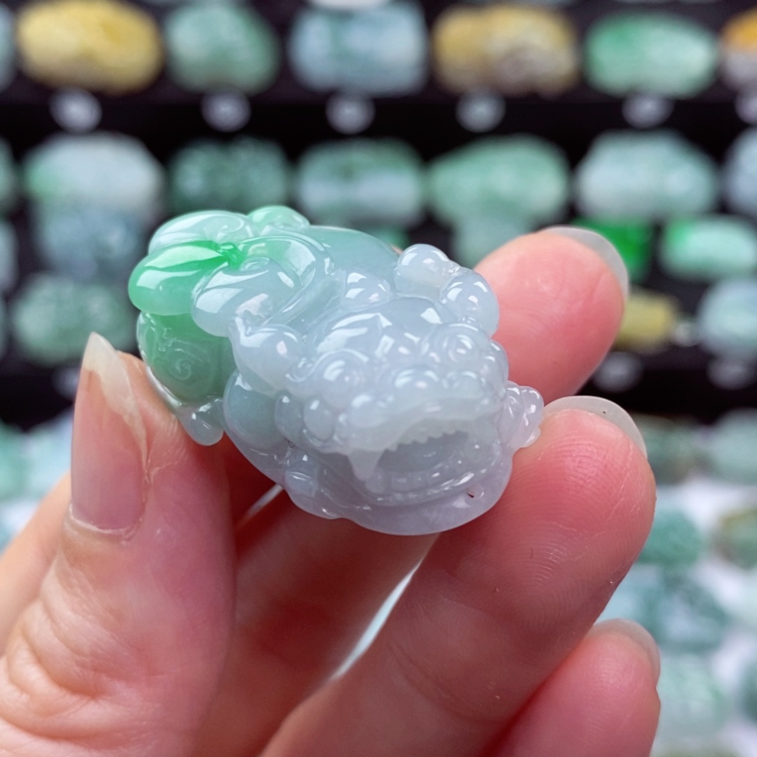 翡翠颈饰未镶嵌天然