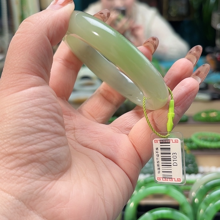 和田玉手镯未镶嵌骆*羽