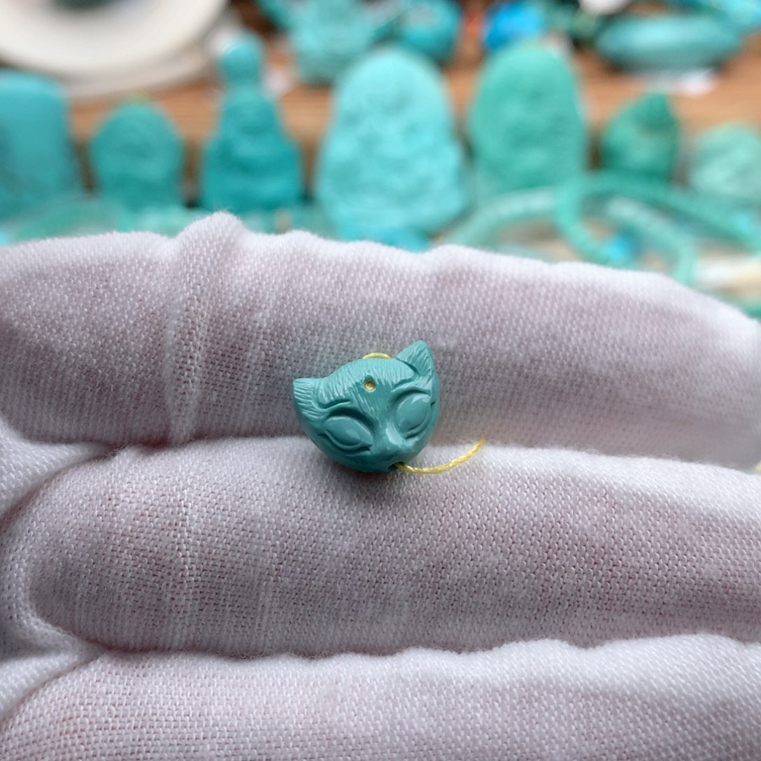 绿松石颈饰未镶嵌