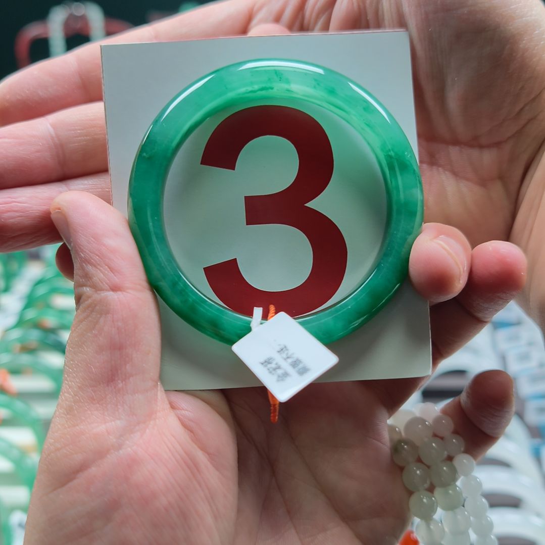 石英质玉（非洲翠）未镶嵌手镯