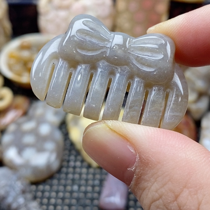 硅化珊瑚（珊瑚玉）颈饰未镶嵌