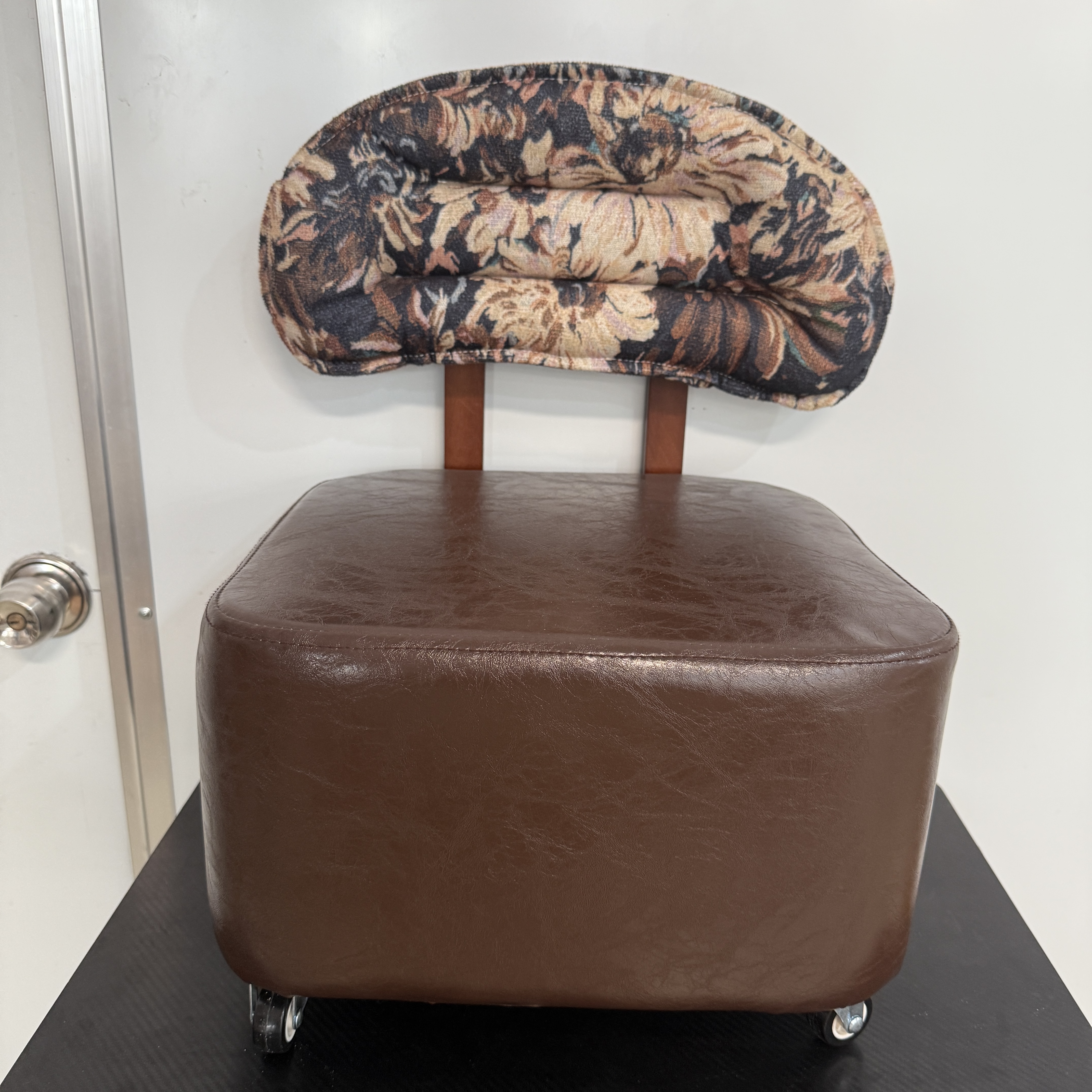 木质靠背凳小凳子家用矮凳皮质踩脚凳板凳P2