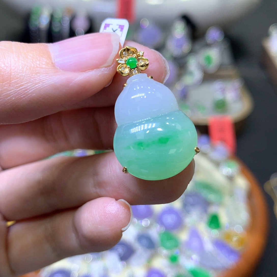 【闪购商品】翡翠颈饰18K金镶嵌翡翠吊坠项链