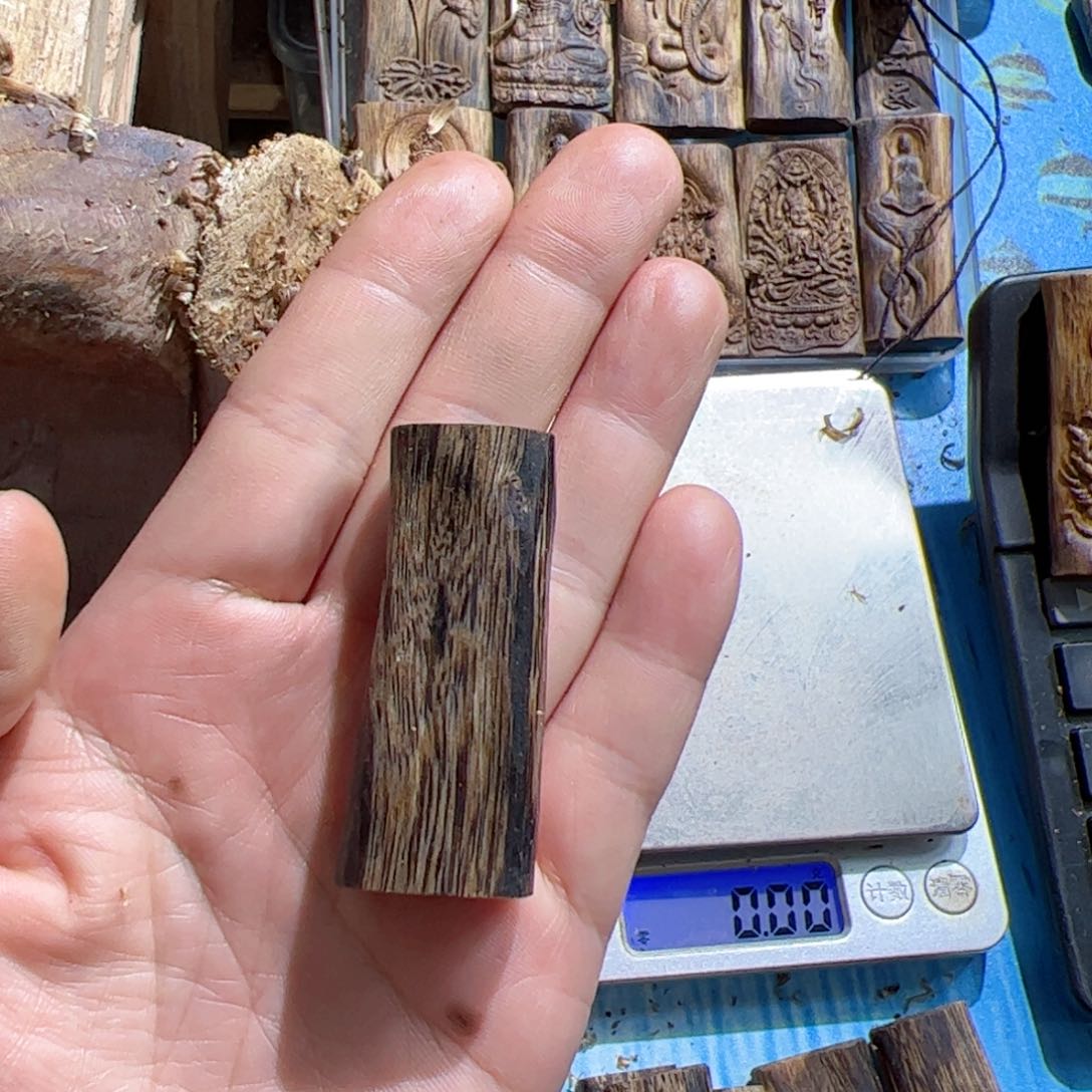 沉香吊坠白棋素牌8.7克