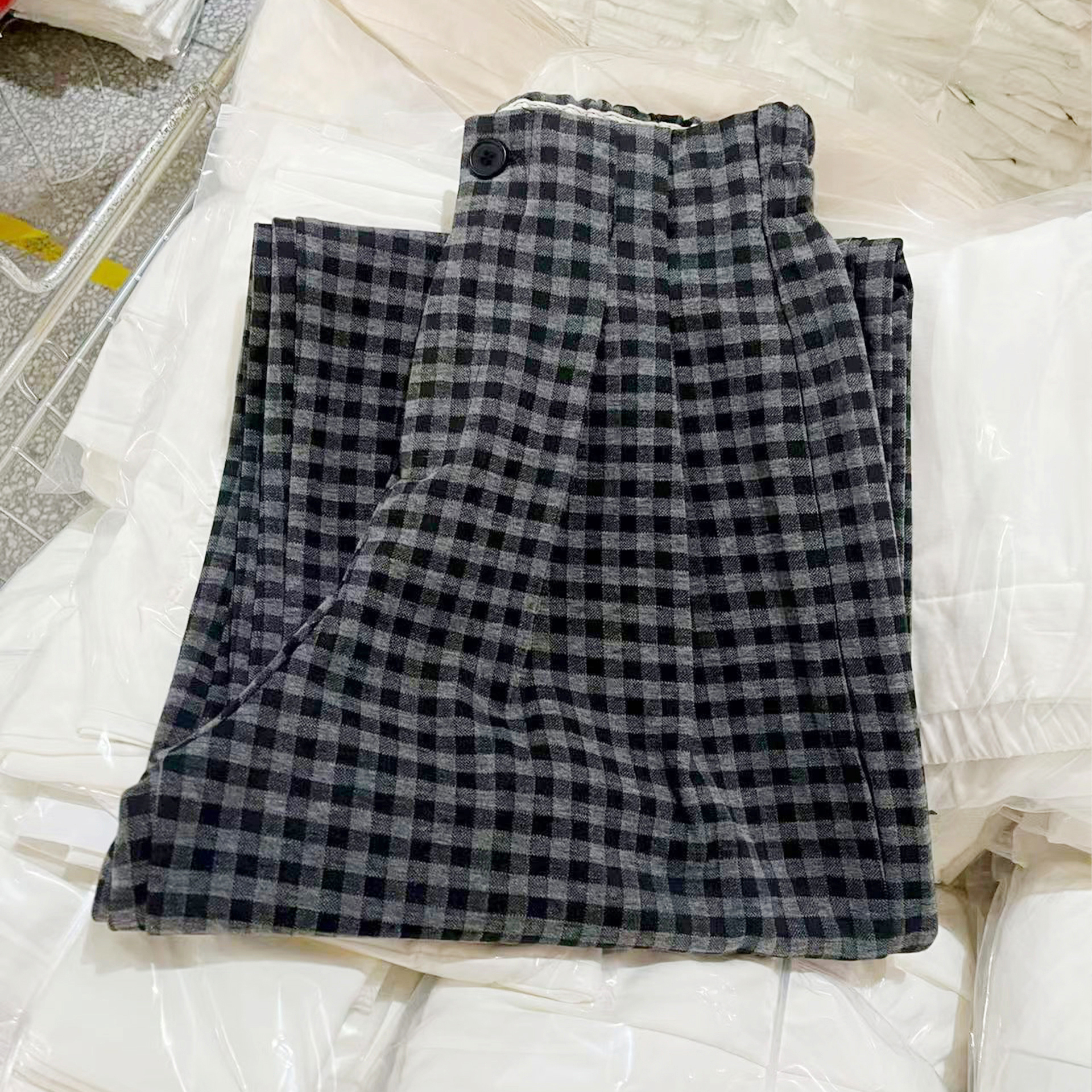 2025秋冬加绒复古格子裤女加绒垂感宽松百搭显瘦经典西装阔腿裤