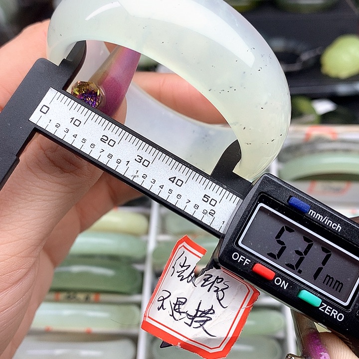 蛇纹石玉手镯未镶嵌948