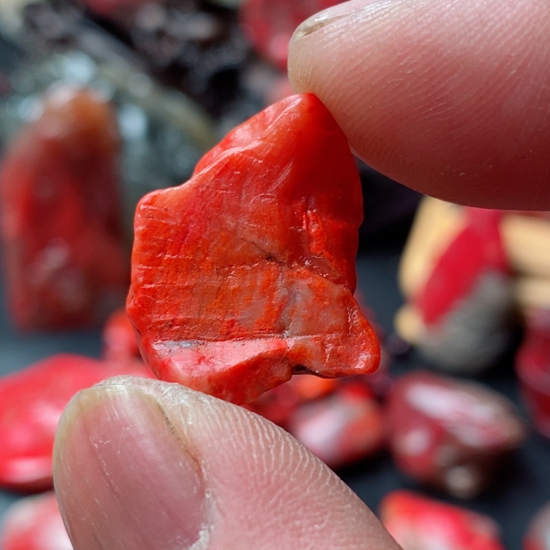 昌化鸡血石昌化鸡血石挂件毛料